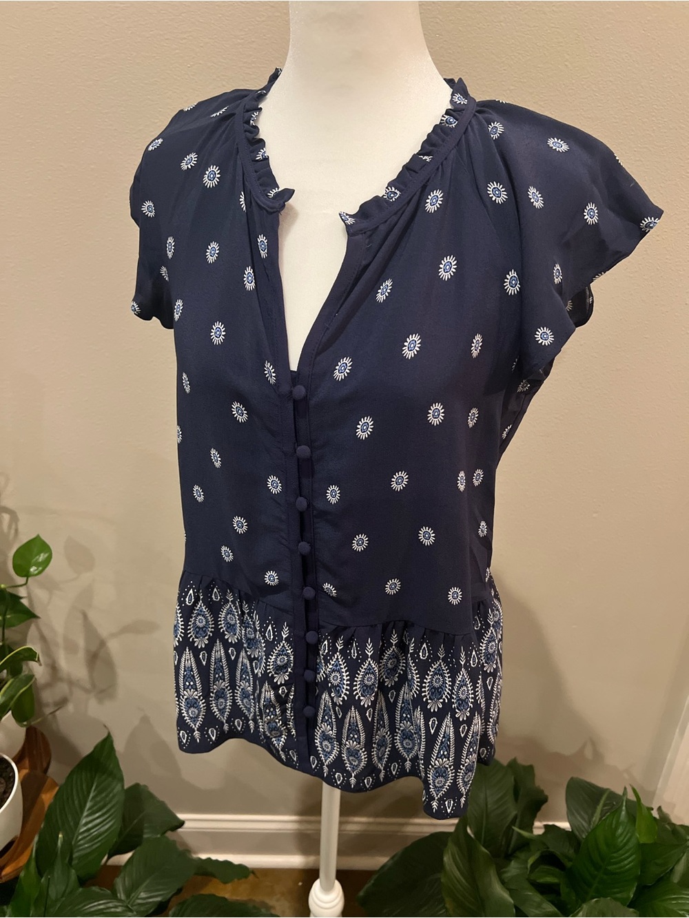 LOFT Navy Printed Button-Front Ruffle Neck Cap Sleeve Blouse